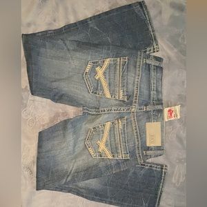 BKE 24 XS new with tags.